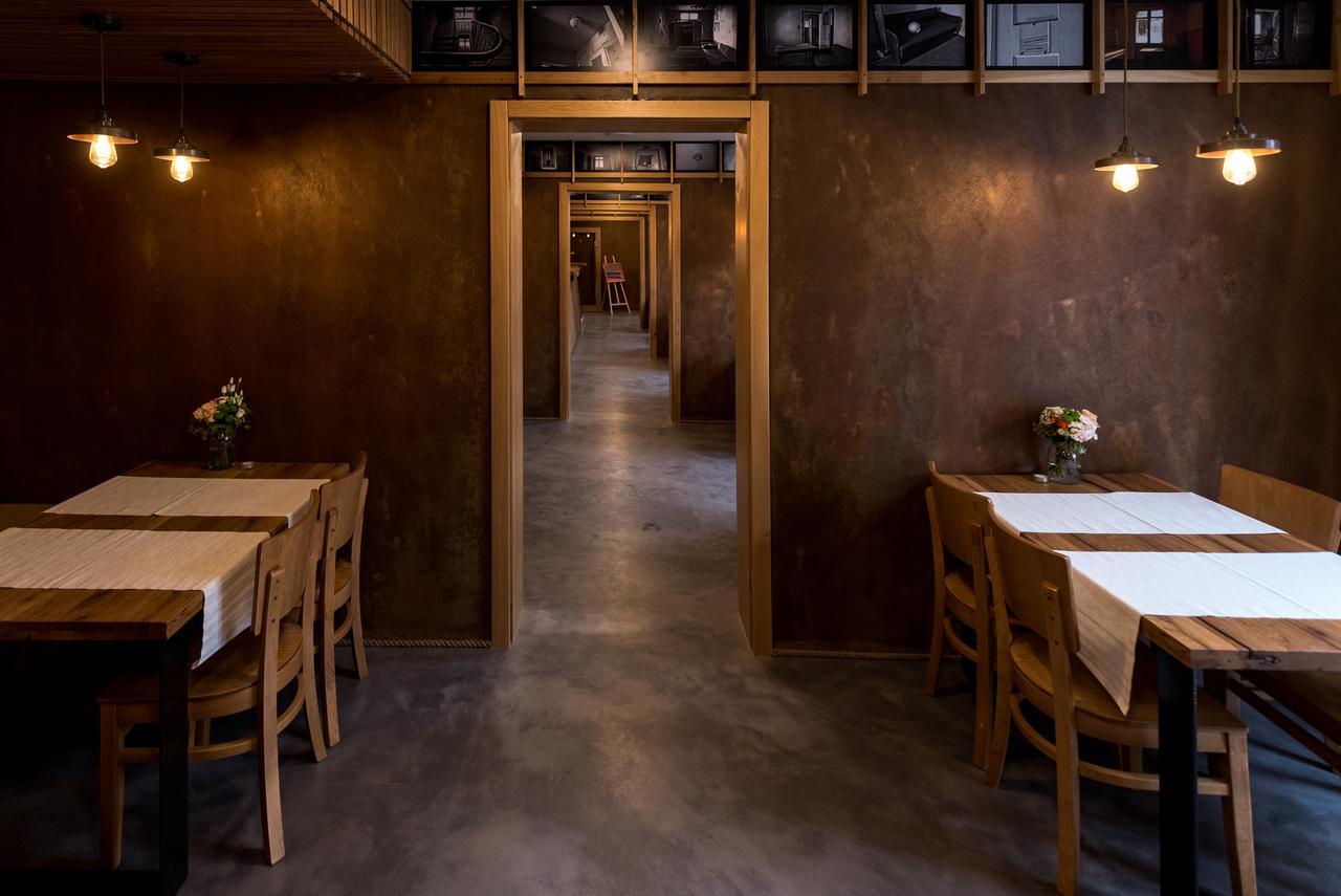 Fidelitas Hotel Sfântu-Gheorghe Exteriör bild