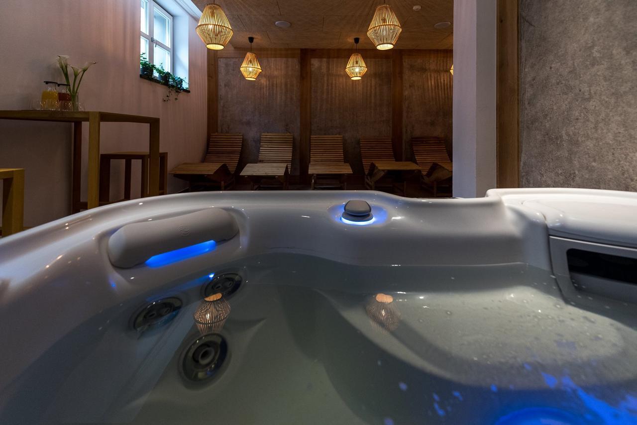 Fidelitas Hotel Sfântu-Gheorghe Exteriör bild